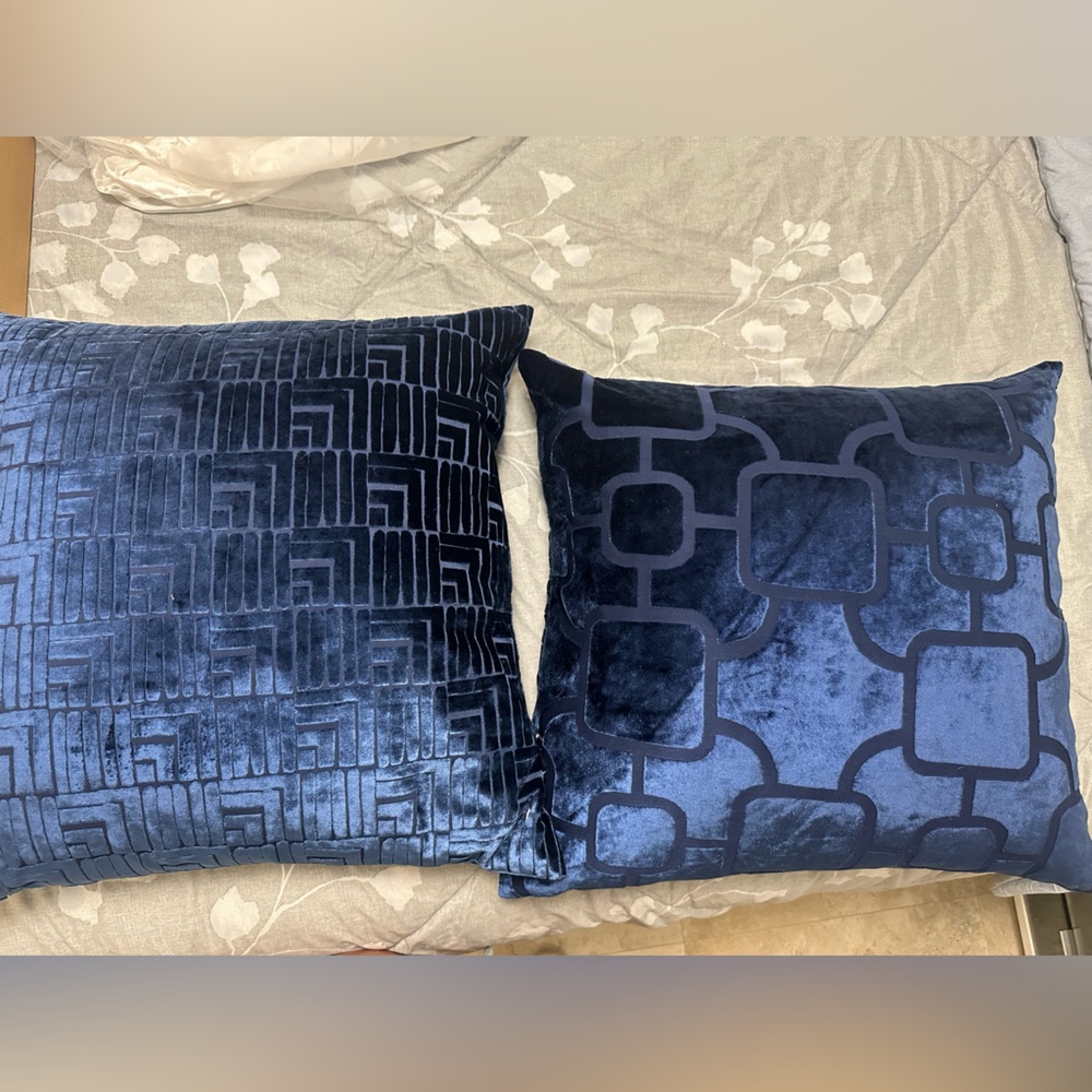 Blue decorative pillow